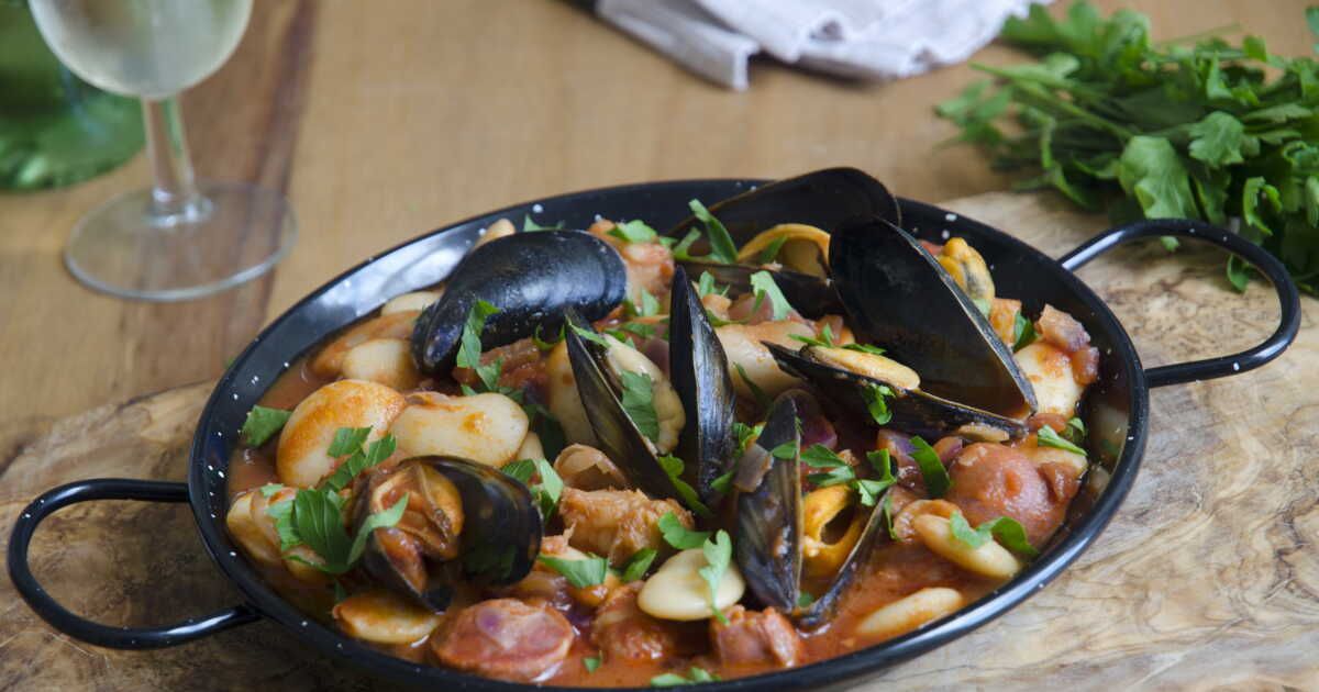Savourez des moules au chorizo : une recette estivale pleine de caractère