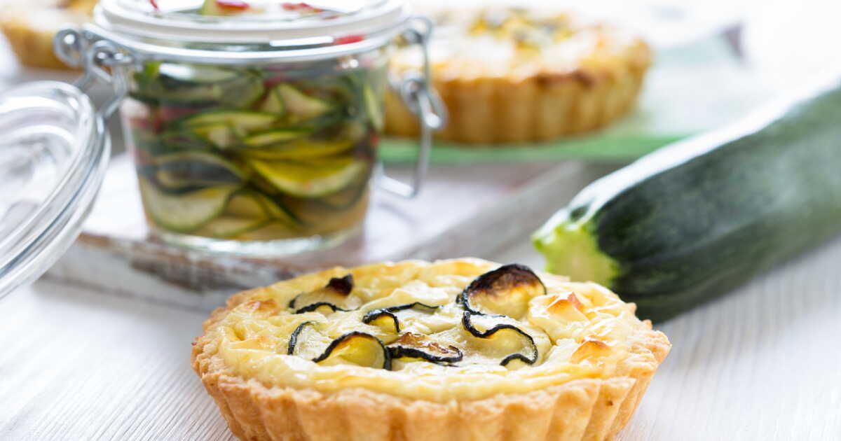 Réveillez vos papilles avec ces mini-tatins de courgettes faciles
