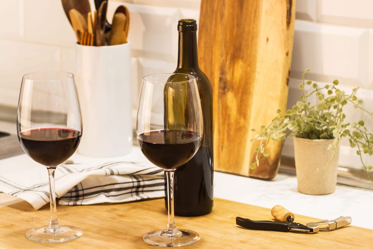 Comment prolonger la vie de votre vin ouvert avec une astuce simple