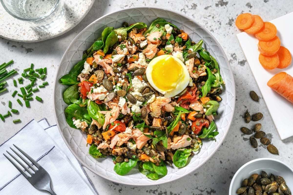 Une salade de lentilles vertes et saumon fumé à savourer sans modération