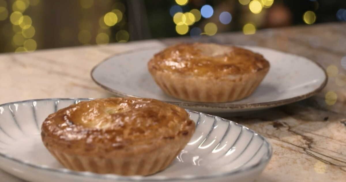 Cyril Lignac dévoile sa délicieuse recette de tourtes au cabillaud