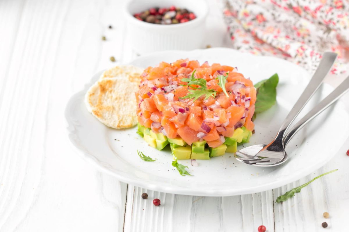 Cyril Lignac réinvente le tartare de saumon pour les fêtes