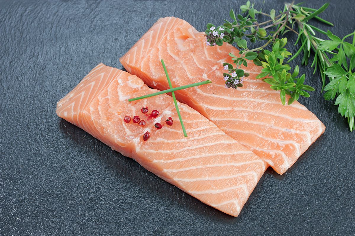 Découvrez 12 recettes légères au saumon pour un repas savoureux