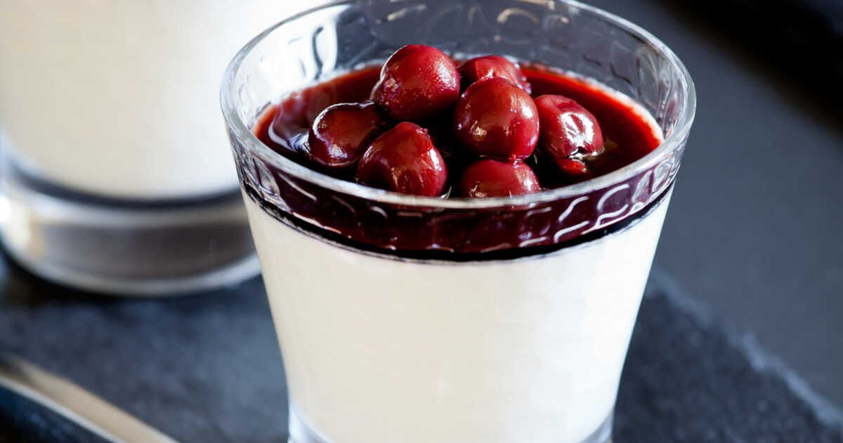 Une panna cotta aux cerises pour ravir vos papilles