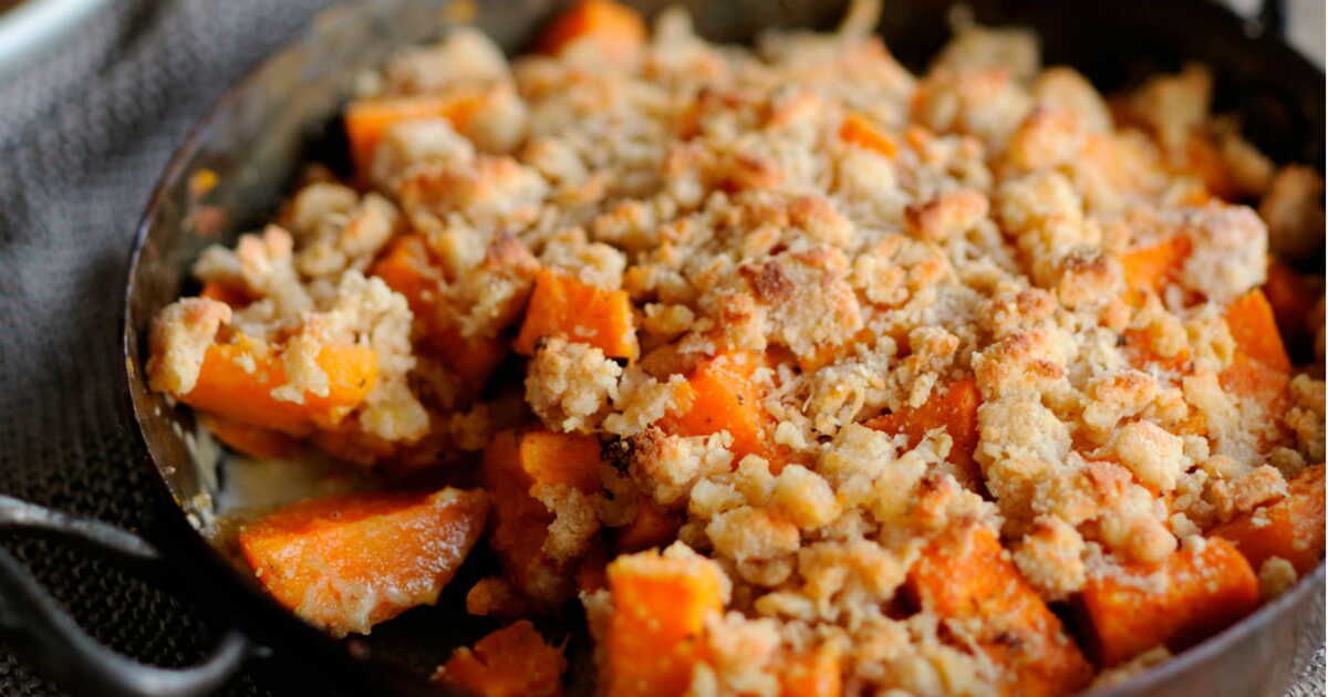 L'irrésistible crumble de patates douces et noisettes qui va vous surprendre
