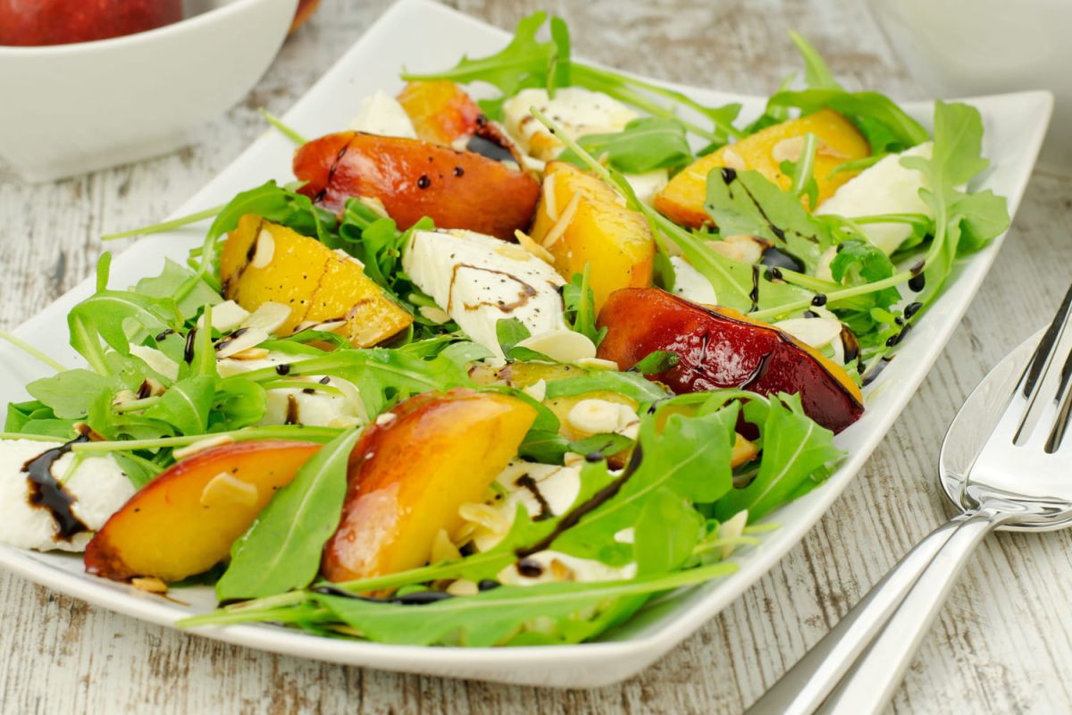 Un fruit d'été surprenant qui sublime mozzarella et burrata