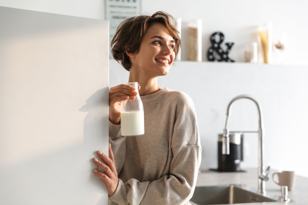 le timing du lait : un verre le matin ou le soir, quel impact sur le cœur ?