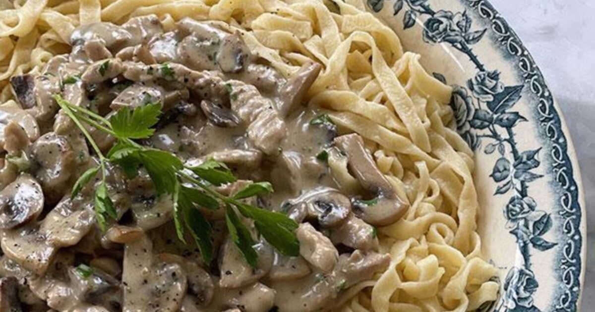 Tagliatelles aux champignons et émincé de veau : les secrets de Julie Andrieu pour des pâtes réussies
