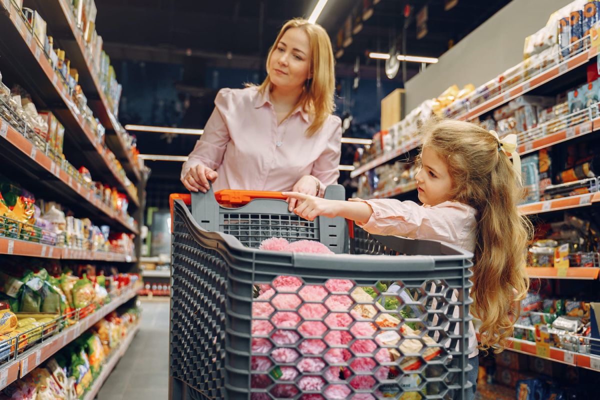Face à l'inflation, les Français réinventent leurs habitudes alimentaires