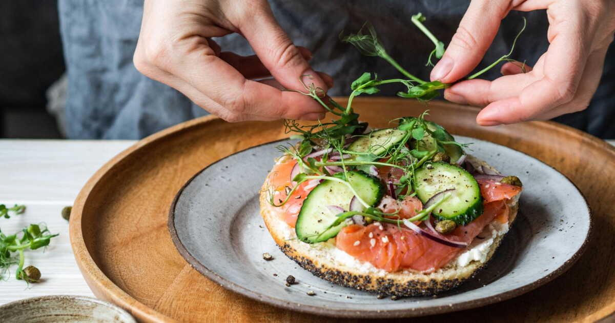 Des tartines salées sans cuisson pour un été rafraîchissant