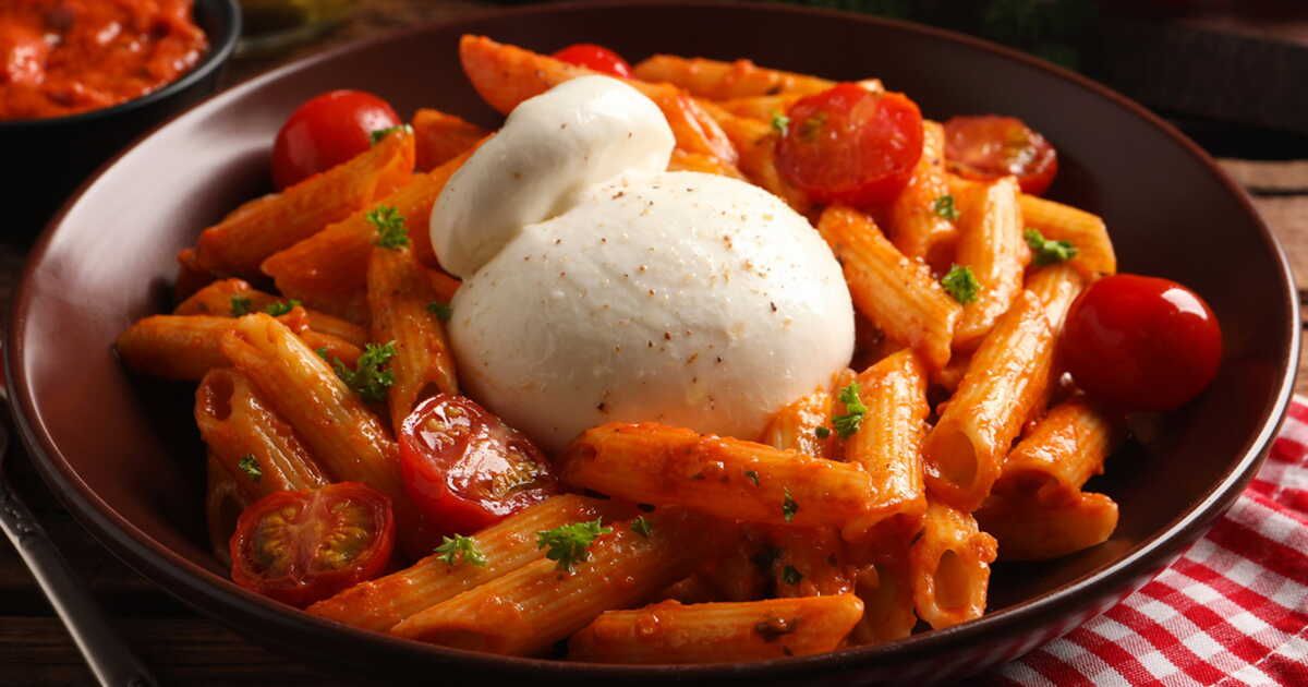 Pâtes crémeuses à la burrata et aux tomates : un délice simple à réaliser
