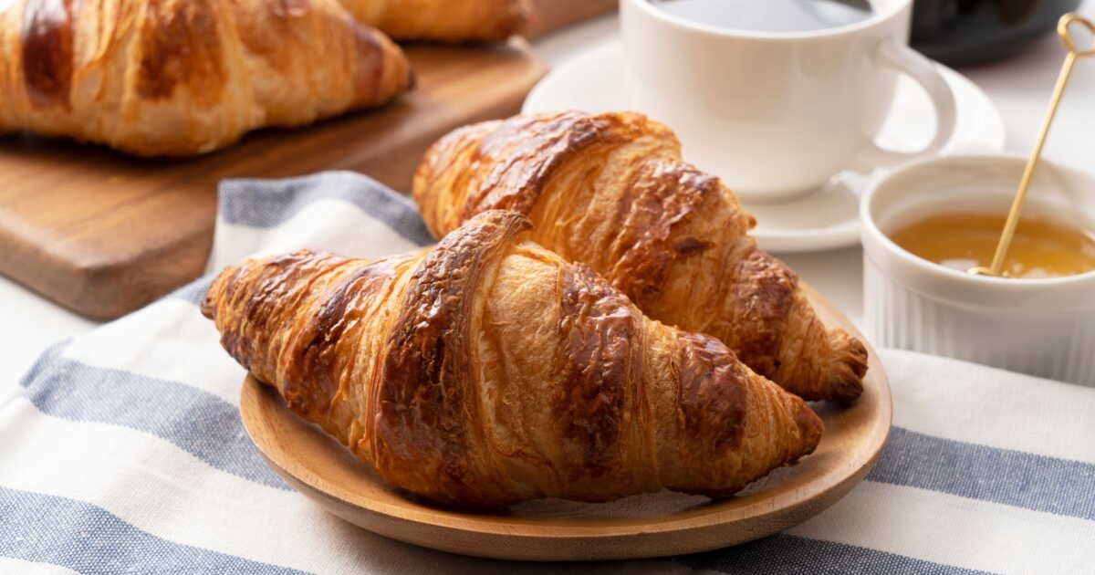 Redécouvrez vos croissants rassis avec la recette de pancakes de Mohamed Cheikh