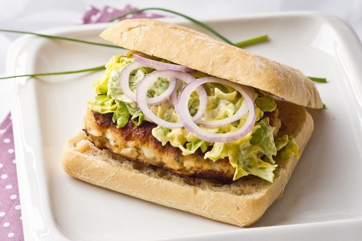 Burger au poisson façon crab cake